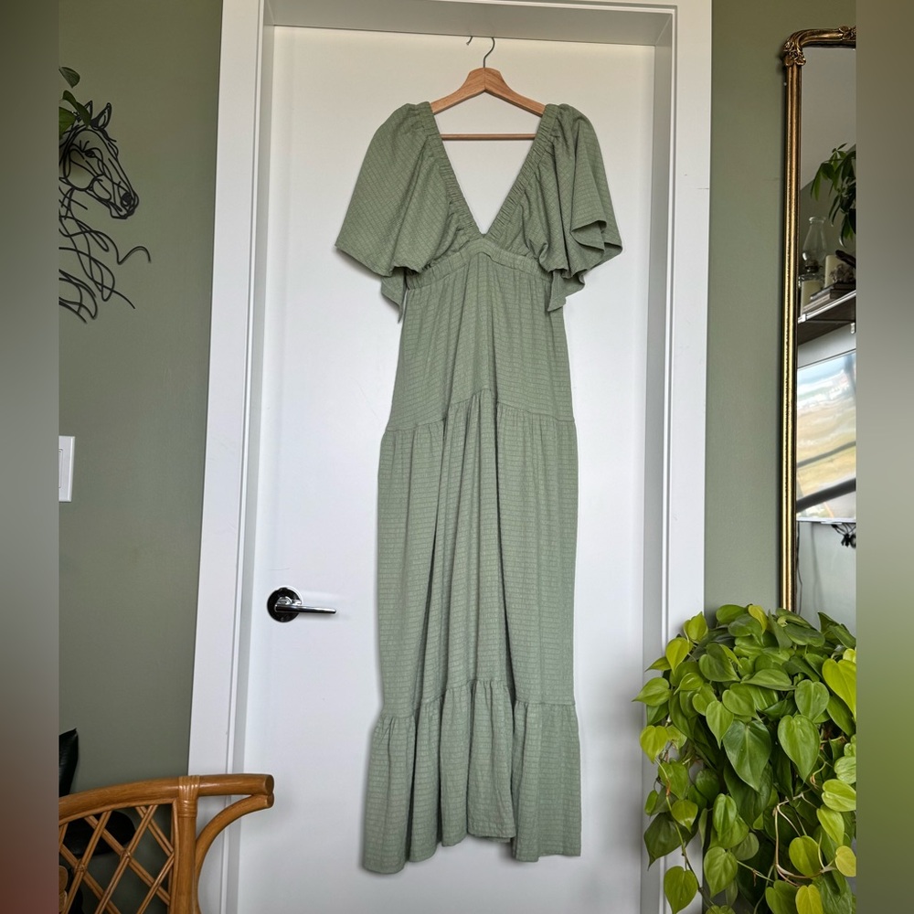 Sage Green Textured Maxi Dress | Flutter Sleeves | Size Medium | NWT